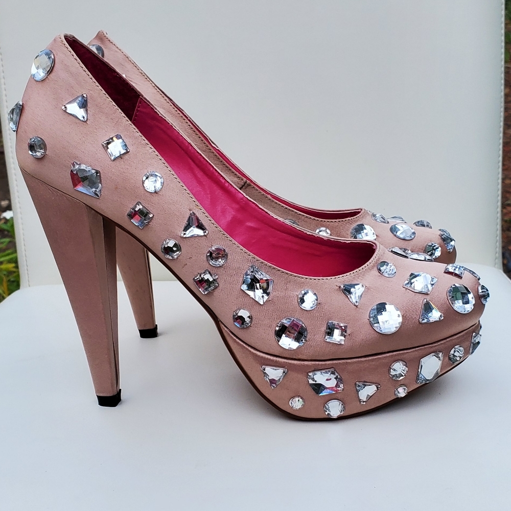 NWT Alisha Hill Nude Shoes size 9.5, High Heel, platform, with stones